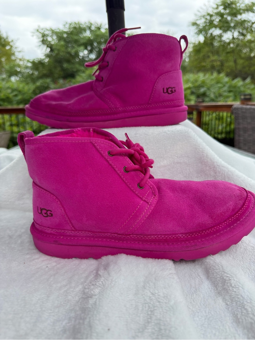 UGG Neumel Rock Rose Boots Womens Size 6 Hot Pink Suede Chukka Booties